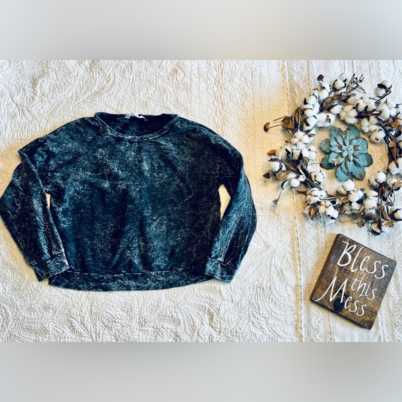 BB Dakota x Steve Madden Black Acid Wash Cropped Sweatshirt Size Medium - Picture 3 of 11